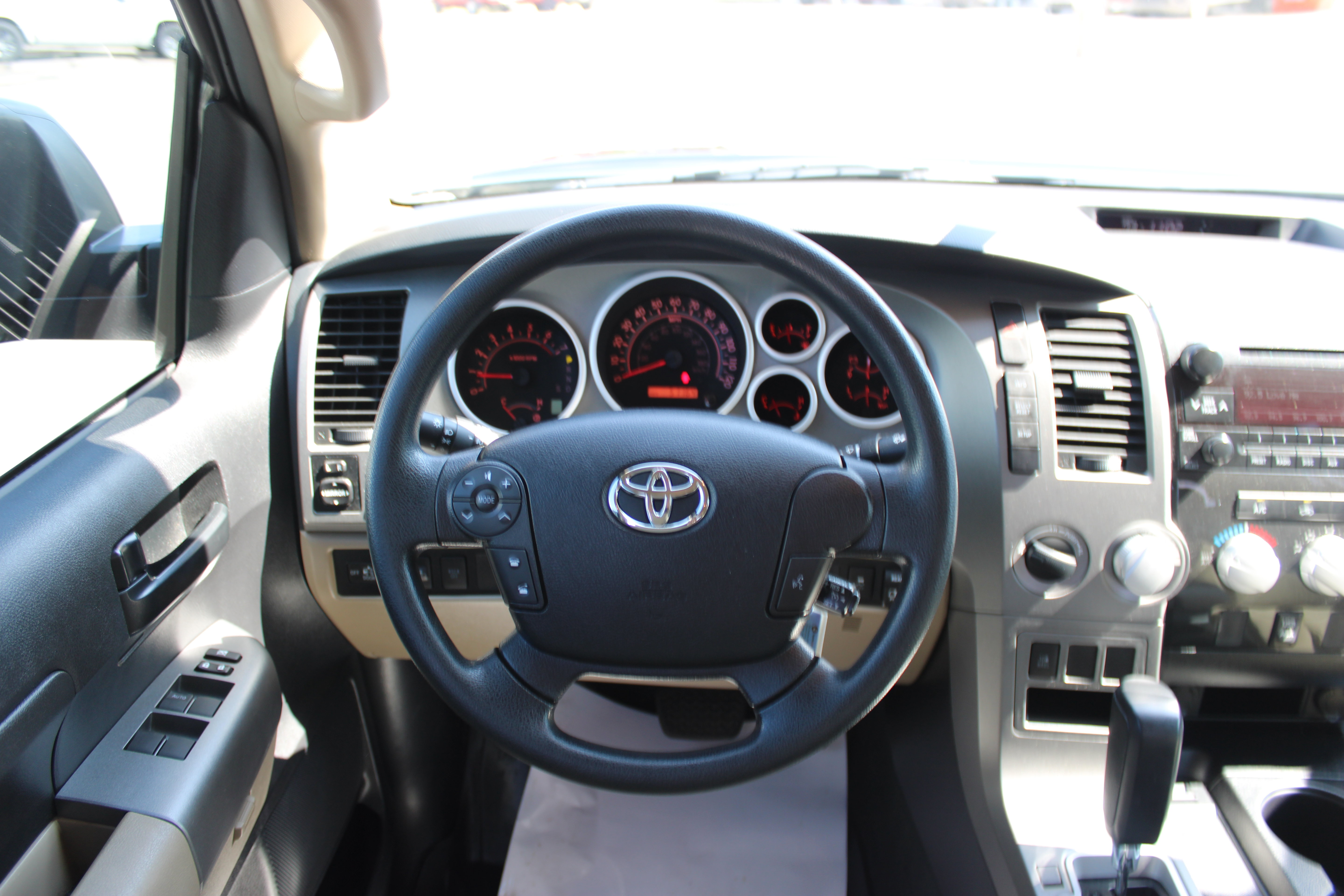 Used 2013 Toyota Tundra 4x4 Double Cab w/ SR5 Pkg image 15