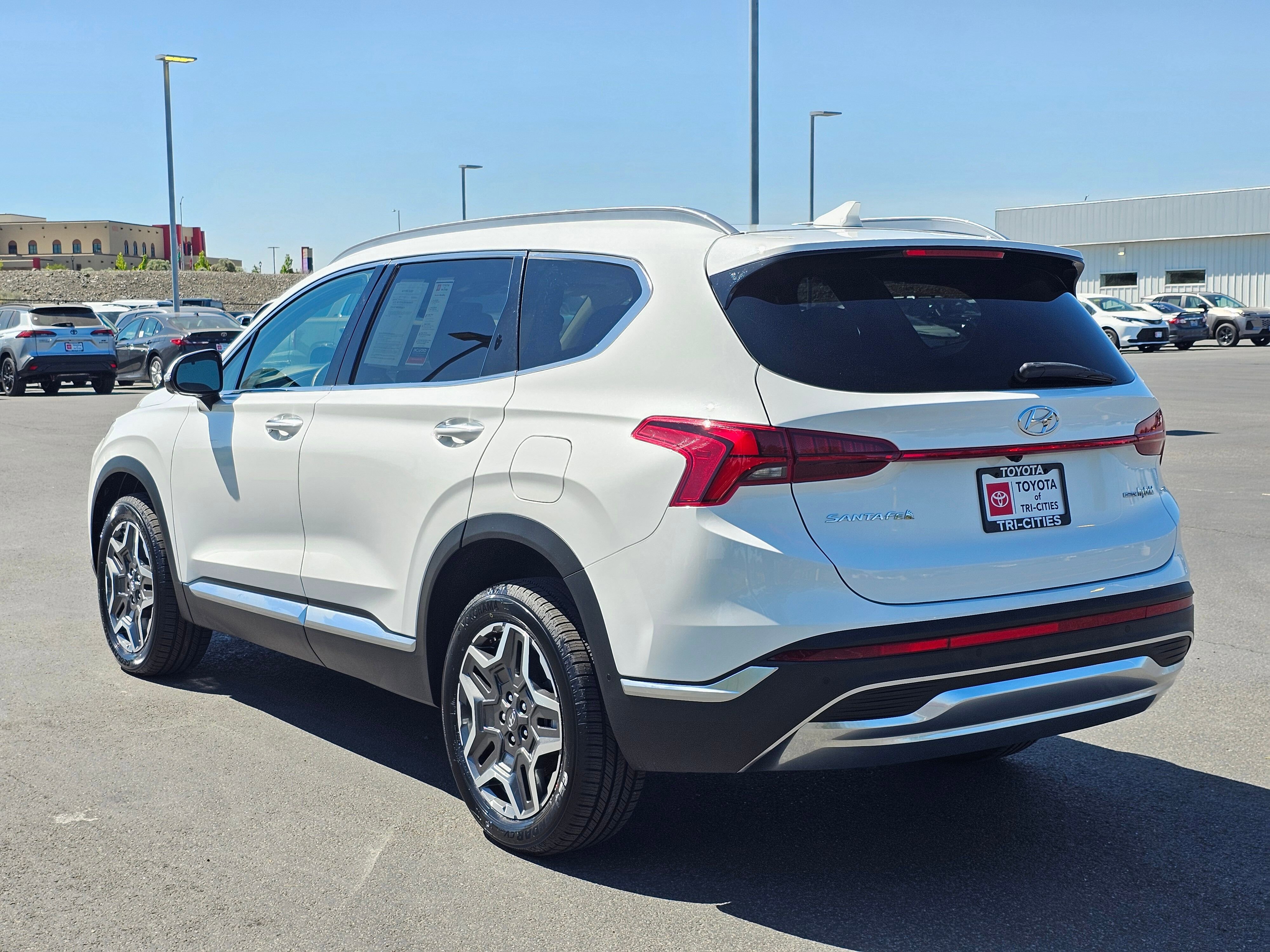 Used 2023 Hyundai Santa Fe Limited AWD/4WD image 3