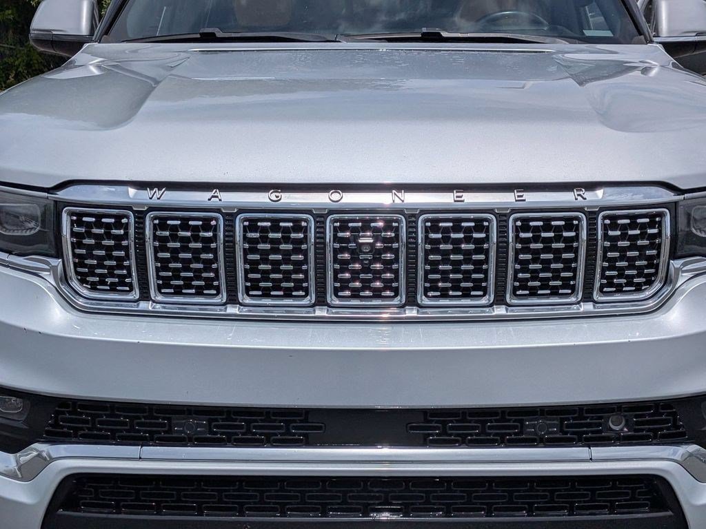 Used 2022 Jeep Grand Wagoneer Series III AWD/4WD image 9