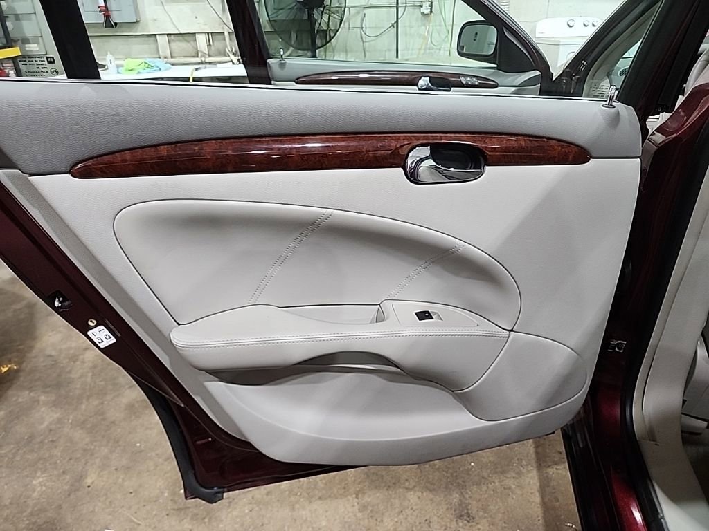 Used 2007 Buick Lucerne CXL w/ Luxury Package FWD image 16