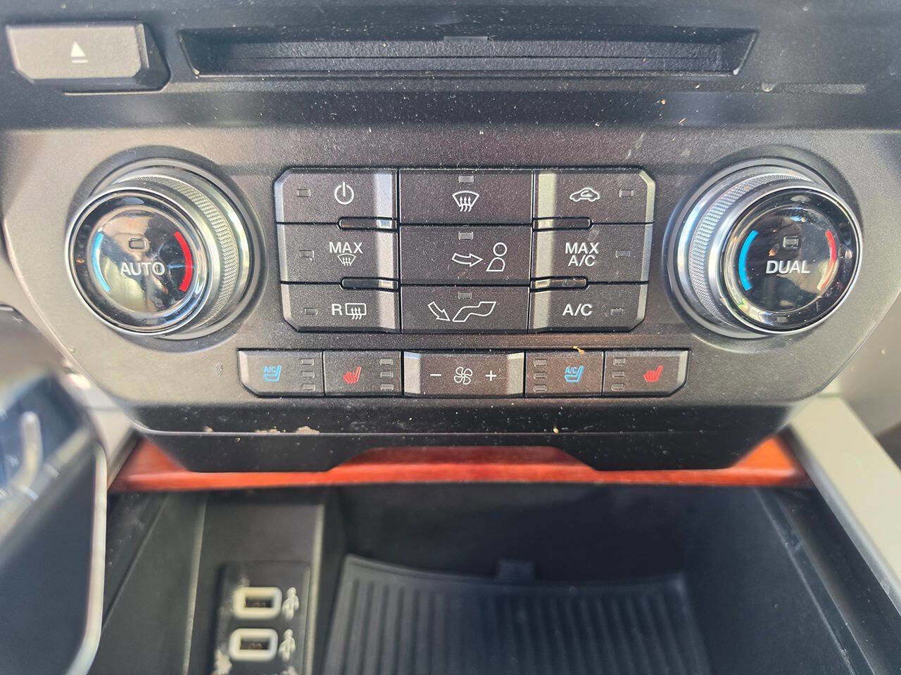 Used 2017 Ford F150 King Ranch w/ Equipment Group 601A Luxury AWD/4WD image 36