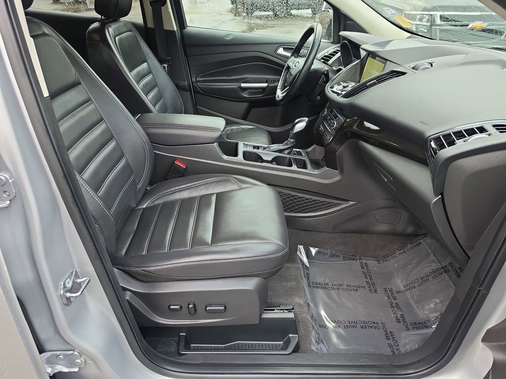 Used 2019 Ford Escape Titanium image 32