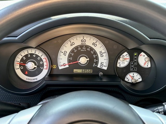 Used 2014 Toyota FJ Cruiser 4WD w/ Convenience Package image 38