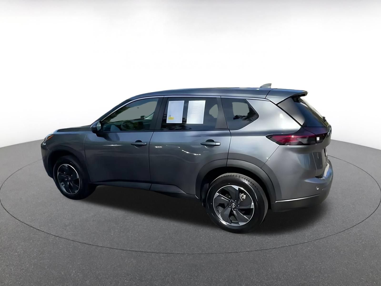 Used 2025 Nissan Rogue SV AWD/4WD image 10
