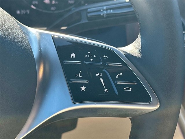 Used 2025 Mercedes-Benz GLC 350e 4MATIC image 7