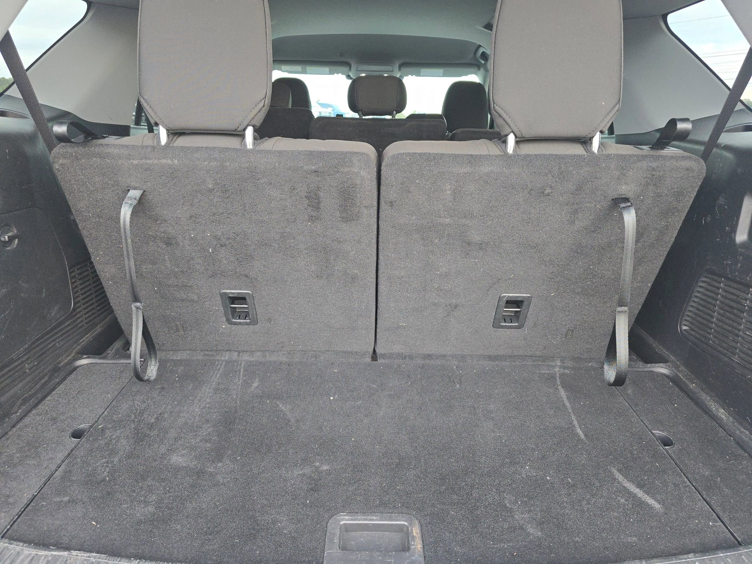 Used 2022 Ford Explorer XLT image 16