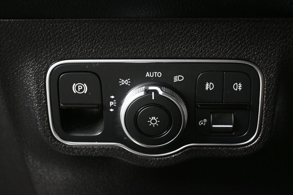 Certified 2022 Mercedes-Benz GLB 250 image 9