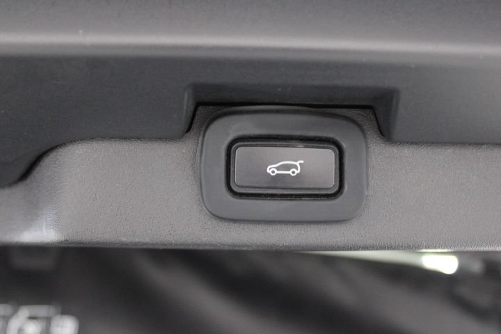 Used 2021 Land Rover Discovery S R-Dynamic AWD/4WD image 17