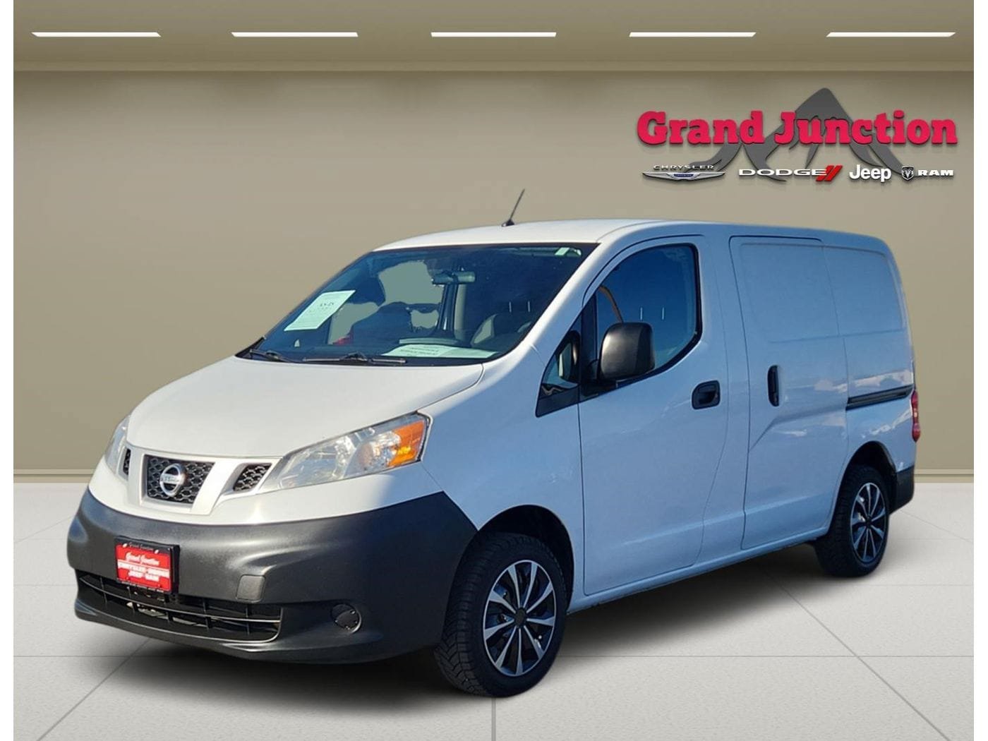 Used 2017 Nissan NV200 S FWD image 2