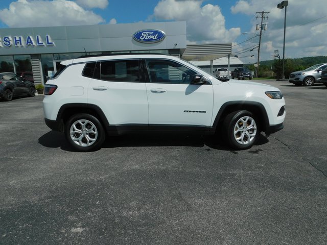 Used 2024 Jeep Compass Latitude AWD/4WD image 10