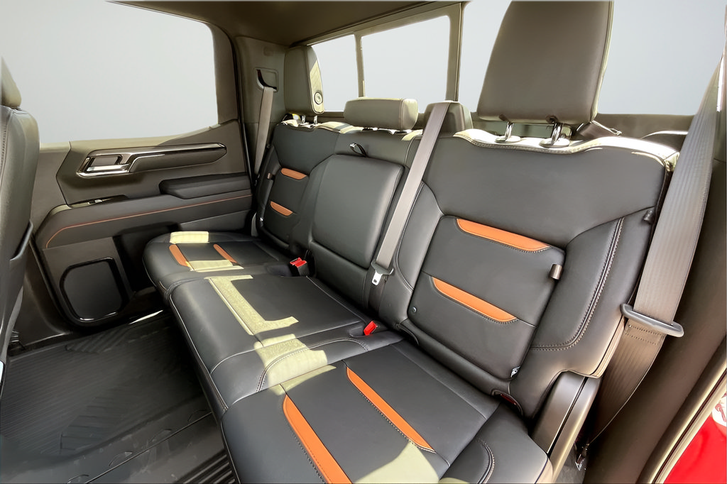 Used 2025 GMC Sierra 1500 AT4 w/ AT4 Premium Package AWD/4WD image 18