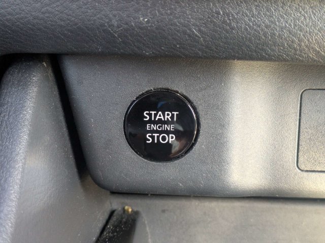 Used 2025 Nissan Rogue SV FWD image 33