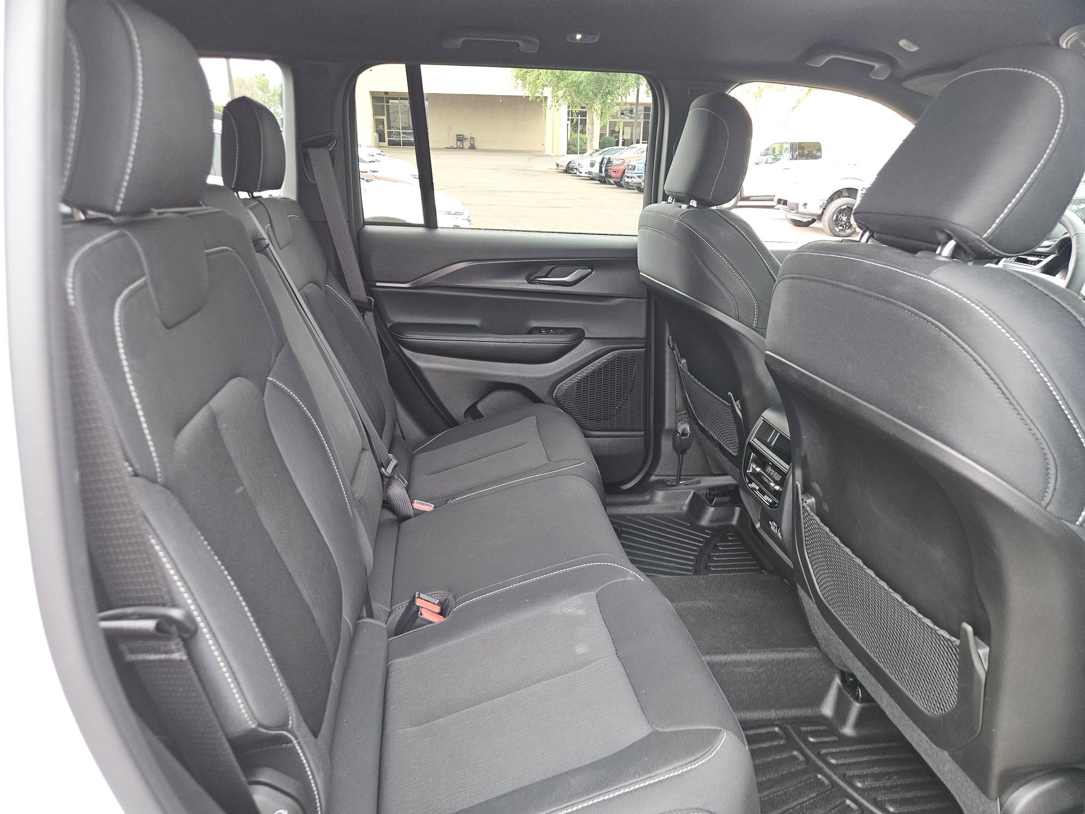 Used 2025 Jeep Grand Cherokee Laredo w/ Trailer Tow Package RWD image 24