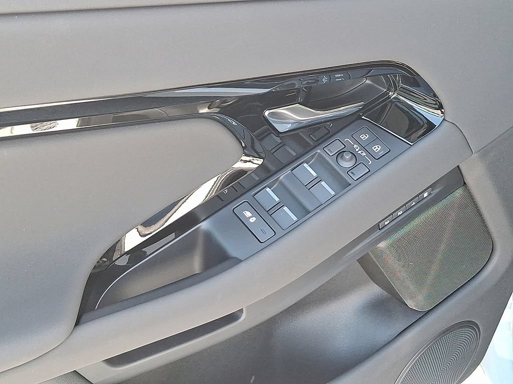 New 2026 Land Rover Range Rover Evoque Hoxton AWD/4WD image 8