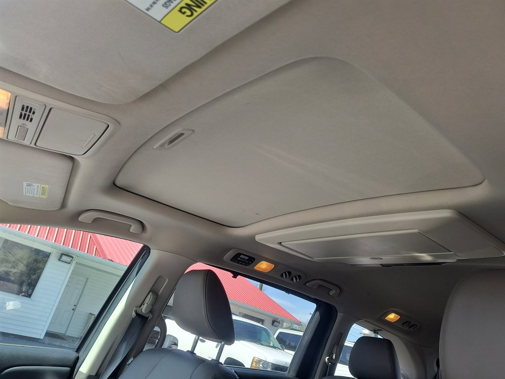 Used 2014 Honda Odyssey Touring image 17