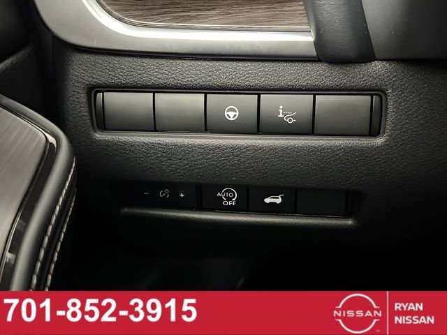 Certified 2025 Nissan Rogue Platinum w/ Tech Package image 18