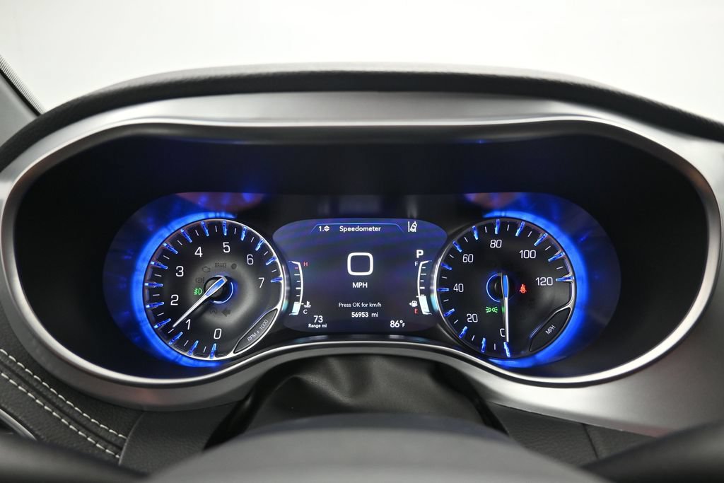 Used 2025 Chrysler Pacifica Limited FWD image 14
