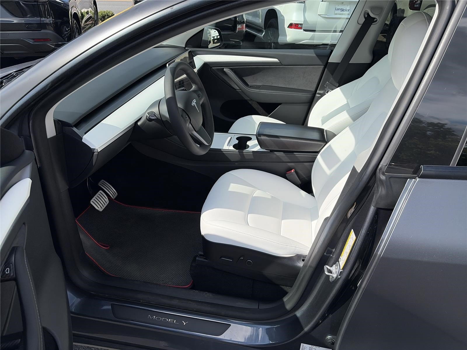 Used 2022 Tesla Model Y Performance AWD/4WD image 11