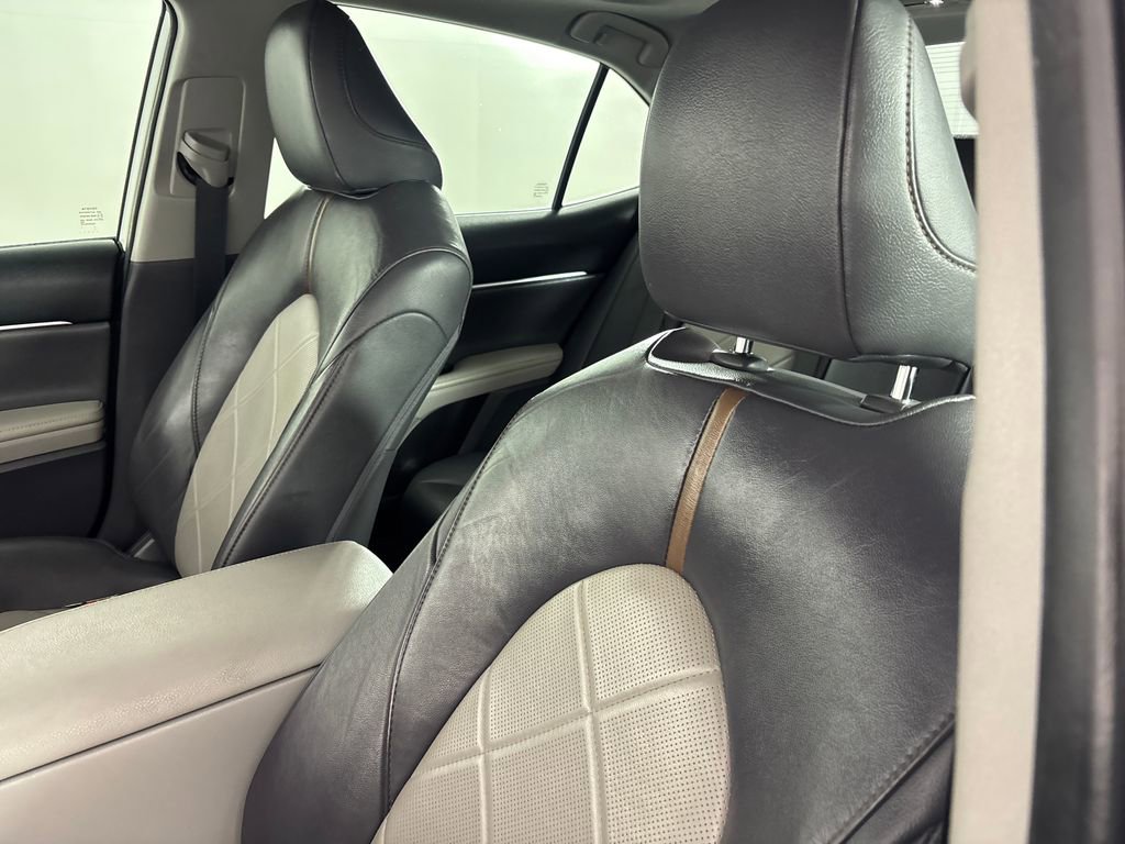 Used 2019 Toyota Camry XLE w/ Driver Assist Package FWD image 16