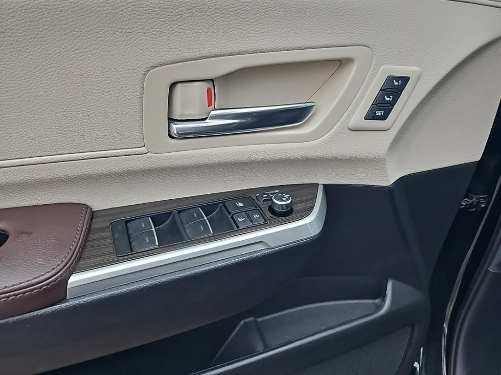 Used 2024 Toyota Sienna Platinum image 20
