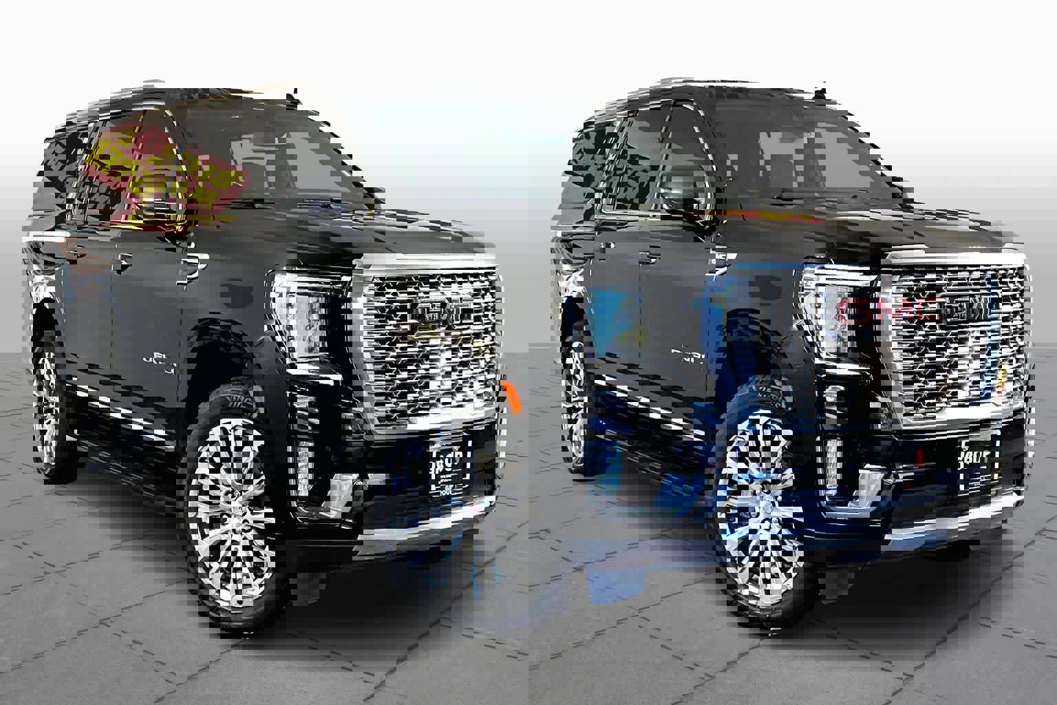 Used 2022 GMC Yukon XL Denali image 2