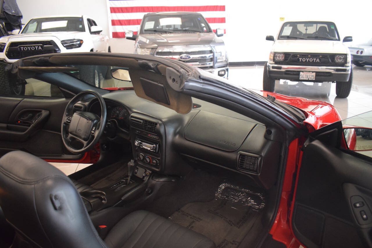 Used 2002 Chevrolet Camaro Z28 RWD image 42