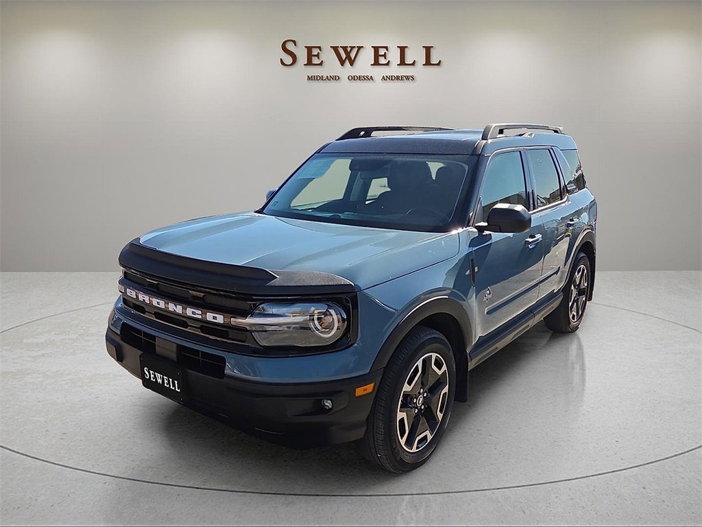 Used 2023 Ford Bronco Sport Outer Banks w/ Tech Package image 1