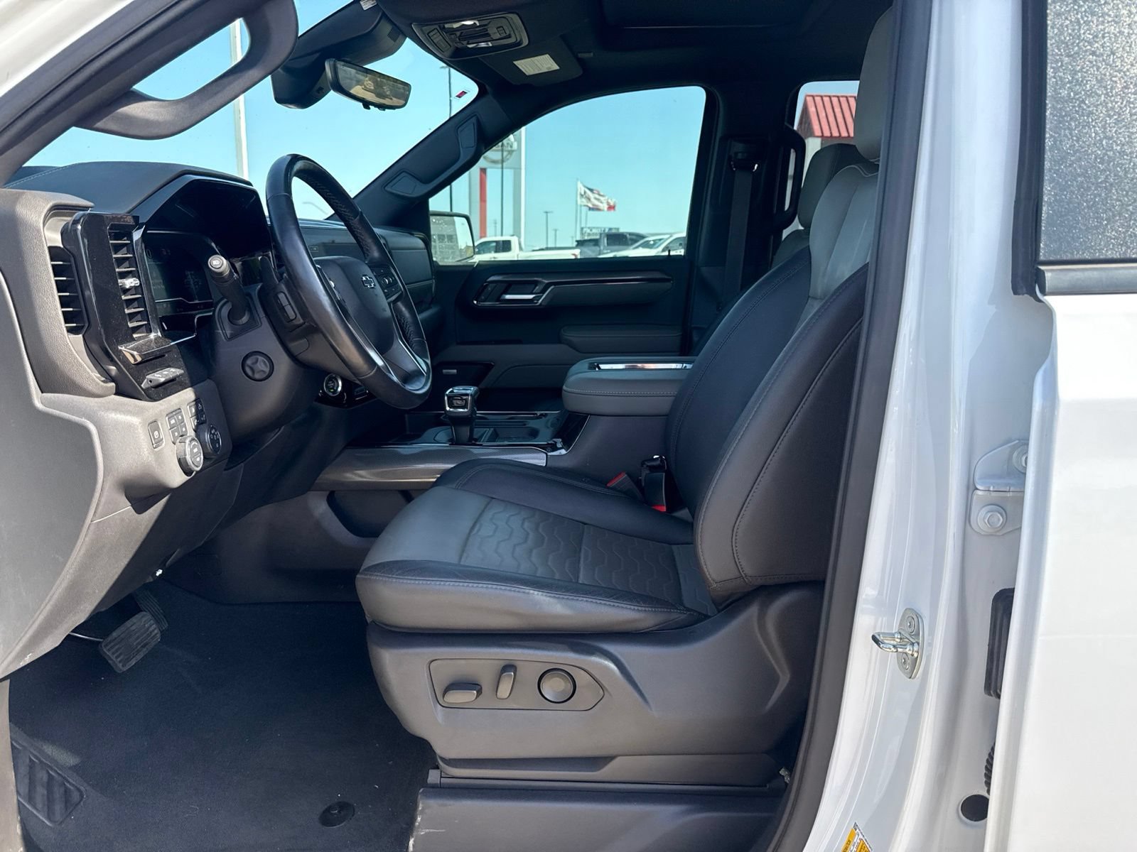 Used 2022 Chevrolet Silverado 1500 ZR2 w/ Technology Package AWD/4WD image 19
