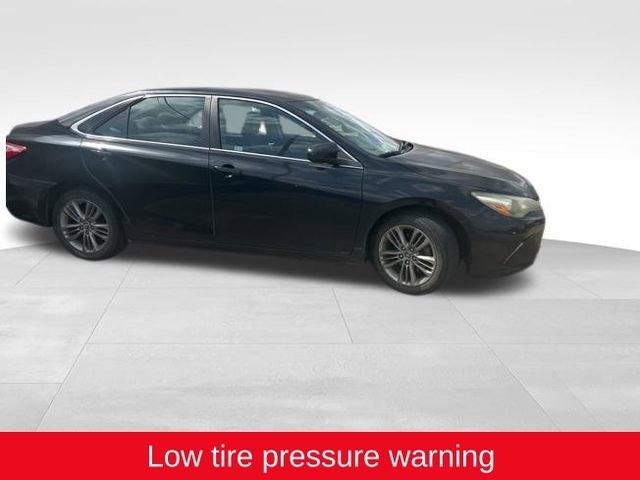Used 2015 Toyota Camry SE image 3