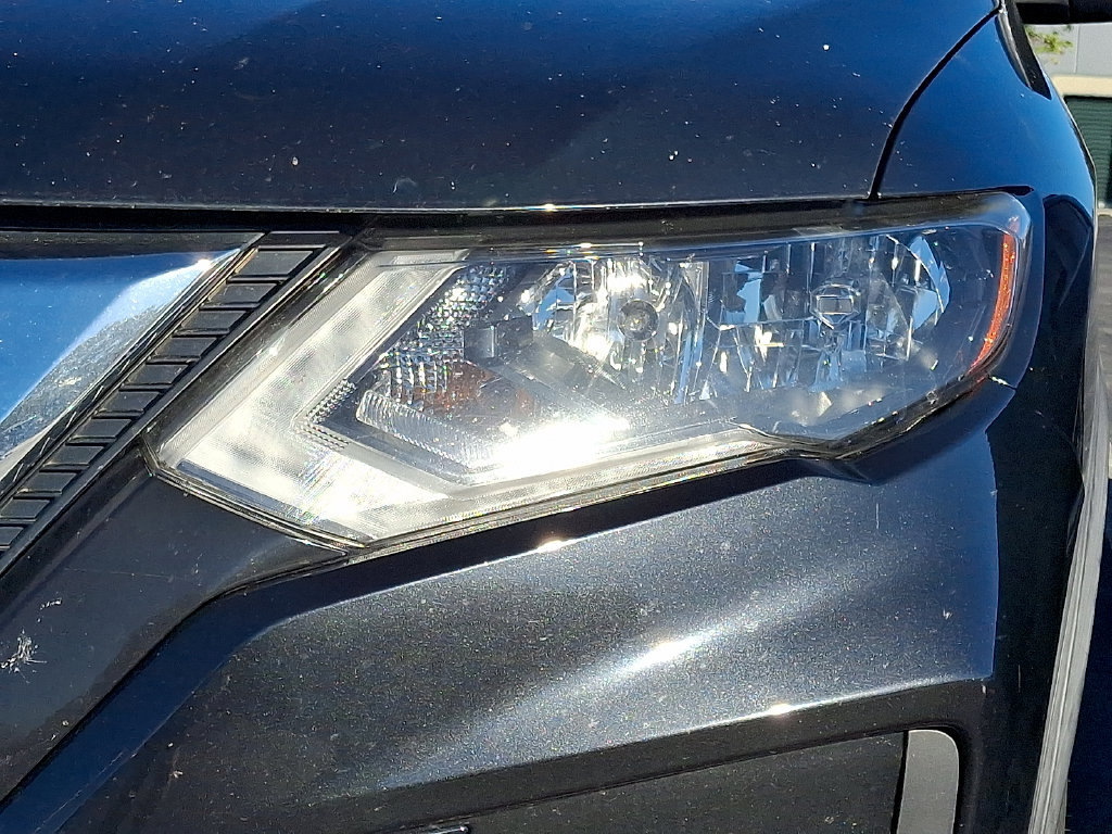 Used 2019 Nissan Rogue SV AWD/4WD image 9