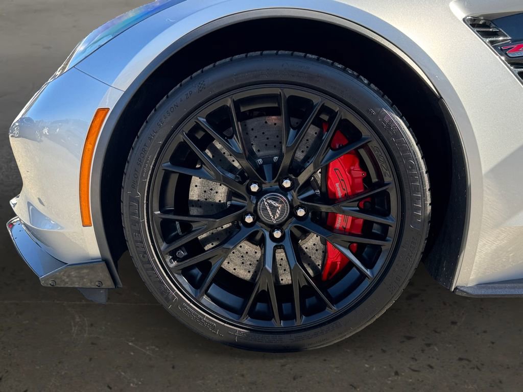 Used 2016 Chevrolet Corvette Z06 w/ 3LZ Preferred Equipment Group image 10