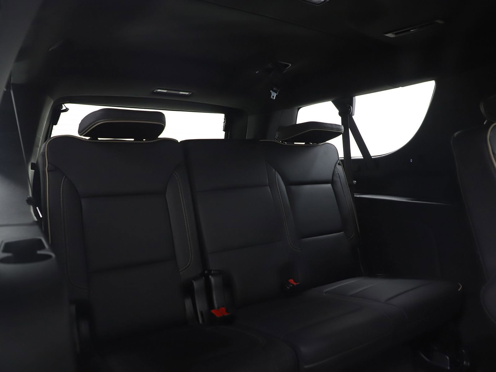 Used 2023 GMC Yukon XL SLT w/ SLT Premium Package image 13