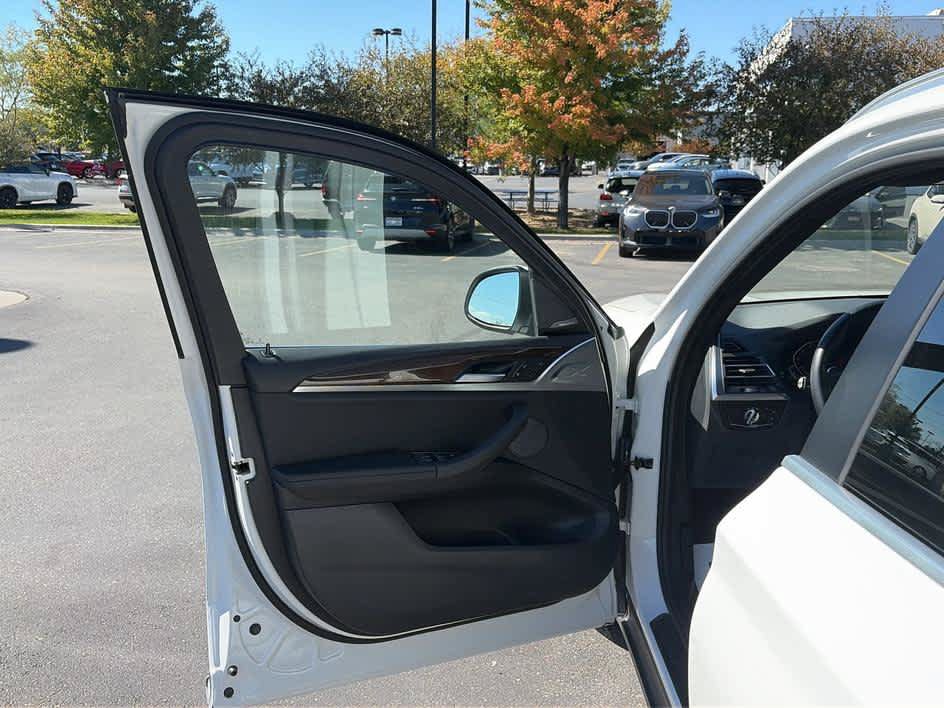 Used 2023 BMW X3 xDrive30i w/ Premium Package w/ZPA AWD/4WD image 11