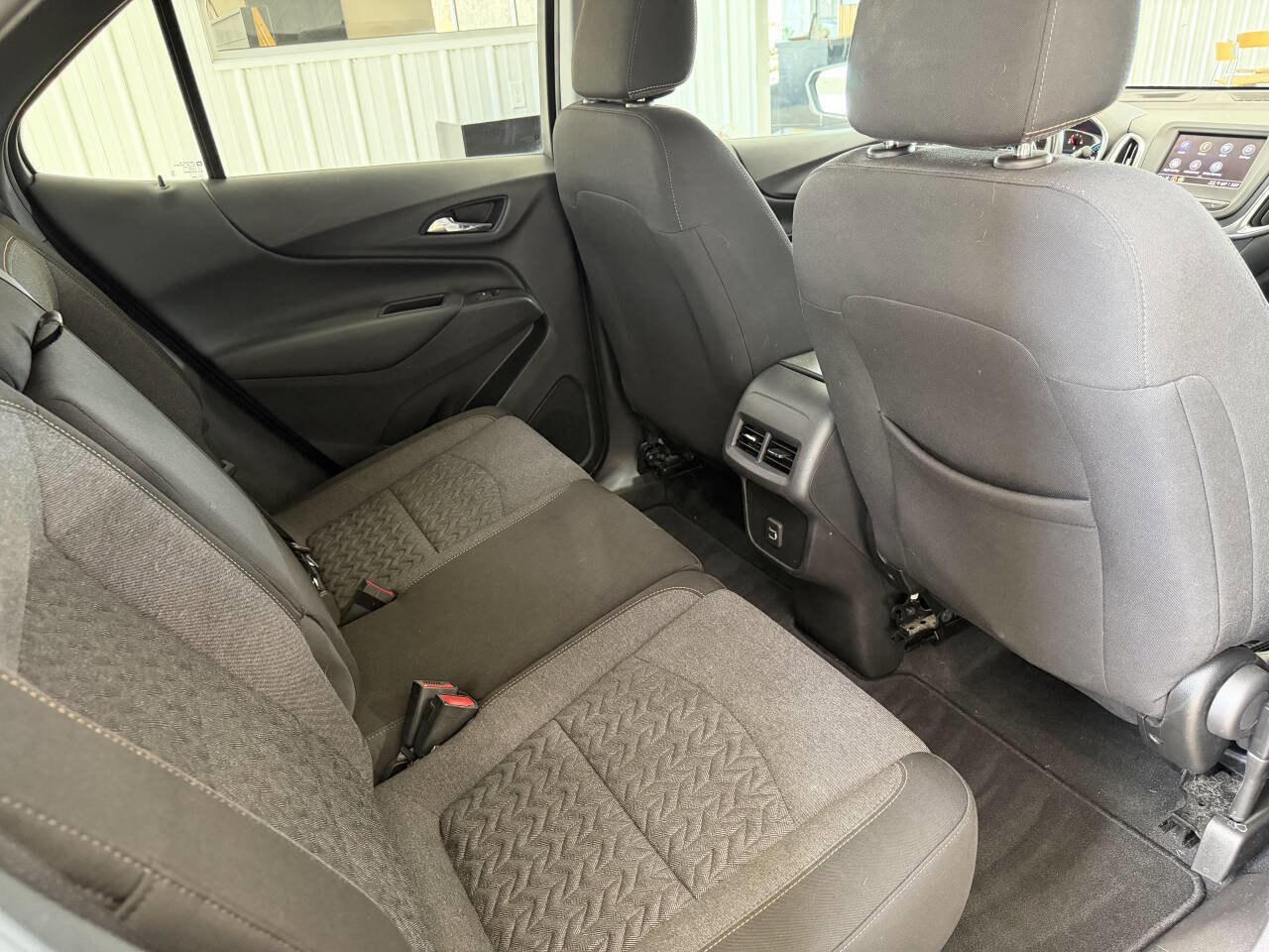 Used 2022 Chevrolet Equinox LT w/ Driver Convenience Package AWD/4WD image 19