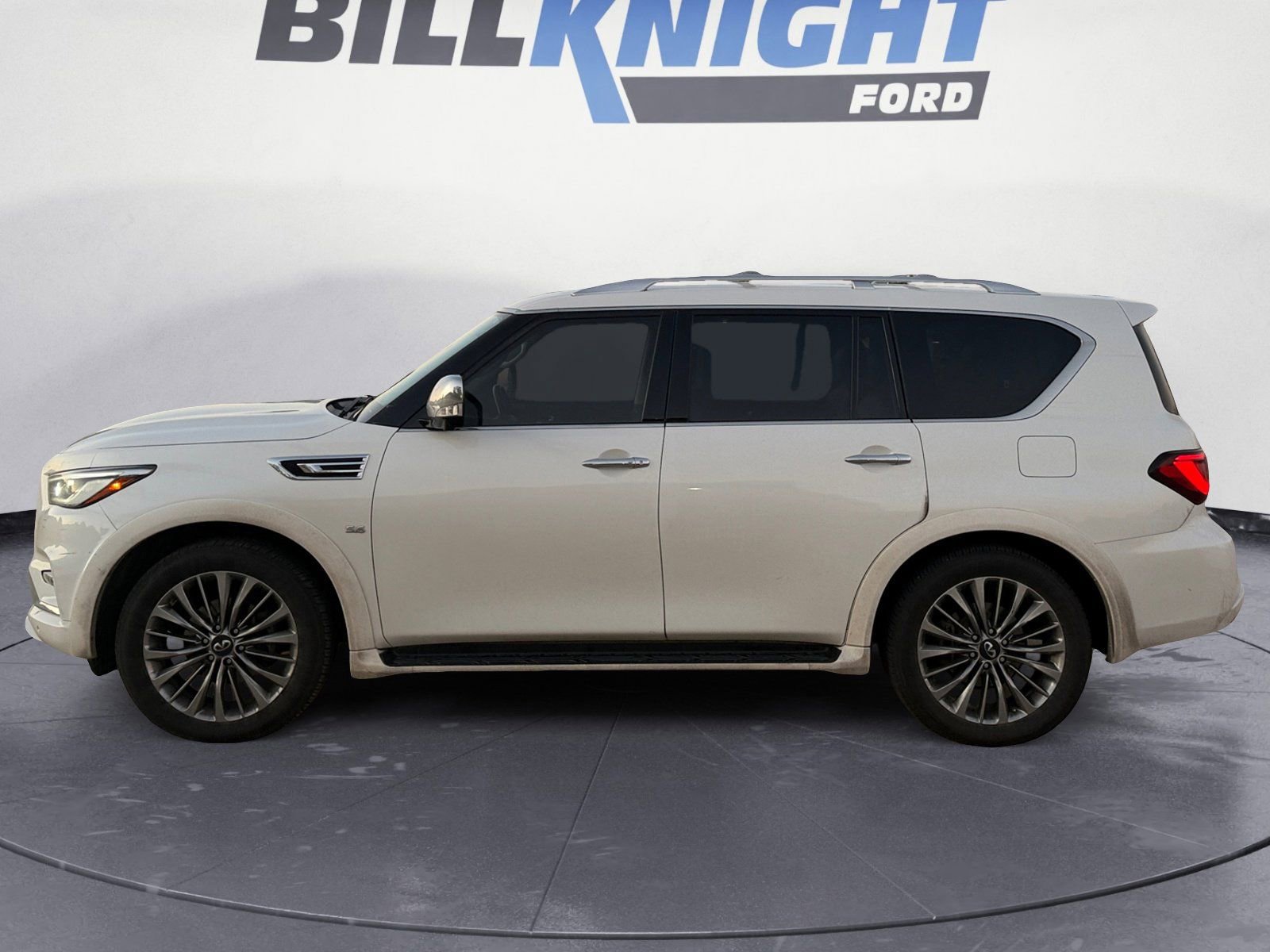 Used 2019 INFINITI QX80 Luxe w/ Proactive Package image 2