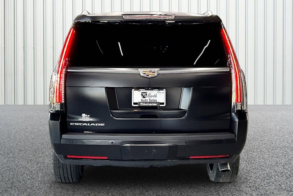 Used 2017 Cadillac Escalade Luxury AWD/4WD image 5