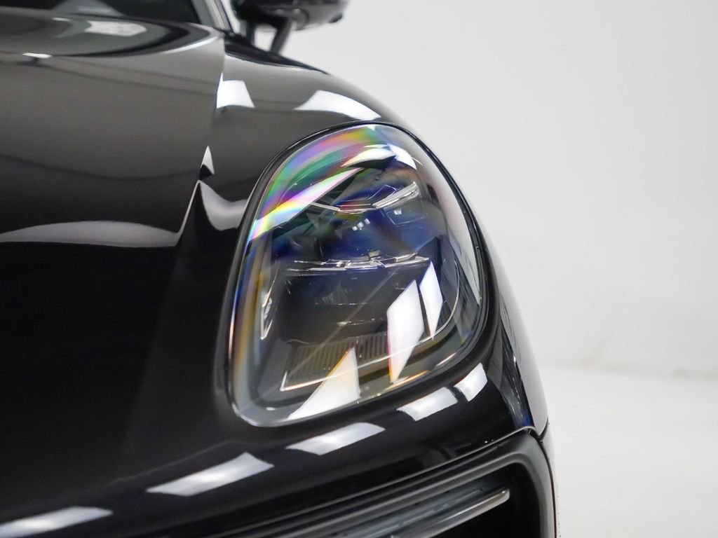 Used 2026 Porsche Macan AWD/4WD image 6