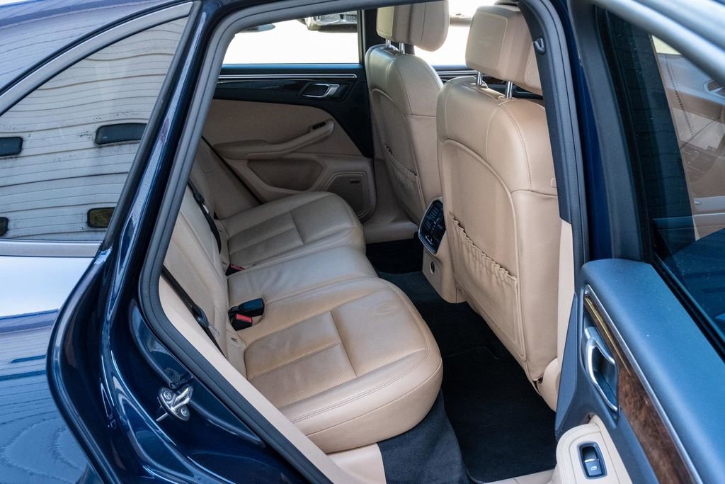 Used 2020 Porsche Macan image 33