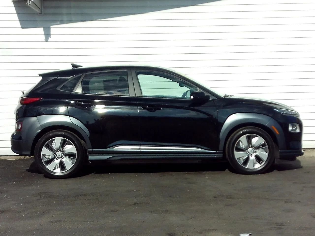 Used 2021 Hyundai Kona Ultimate FWD image 8