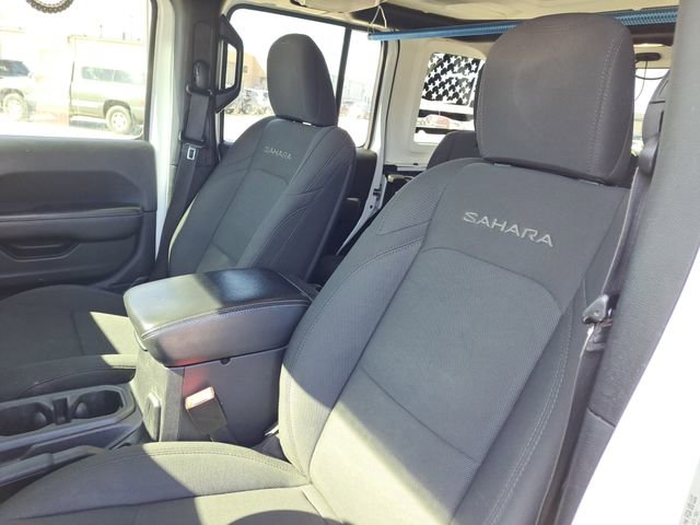 Used 2018 Jeep Wrangler Unlimited Sahara w/ Uconnect 4C Nav & Sound Group AWD/4WD image 5