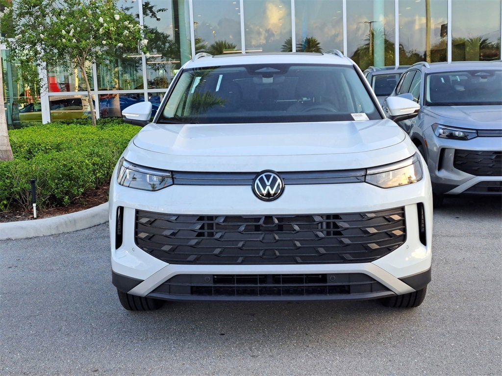 New 2026 Volkswagen Tiguan SE image 2