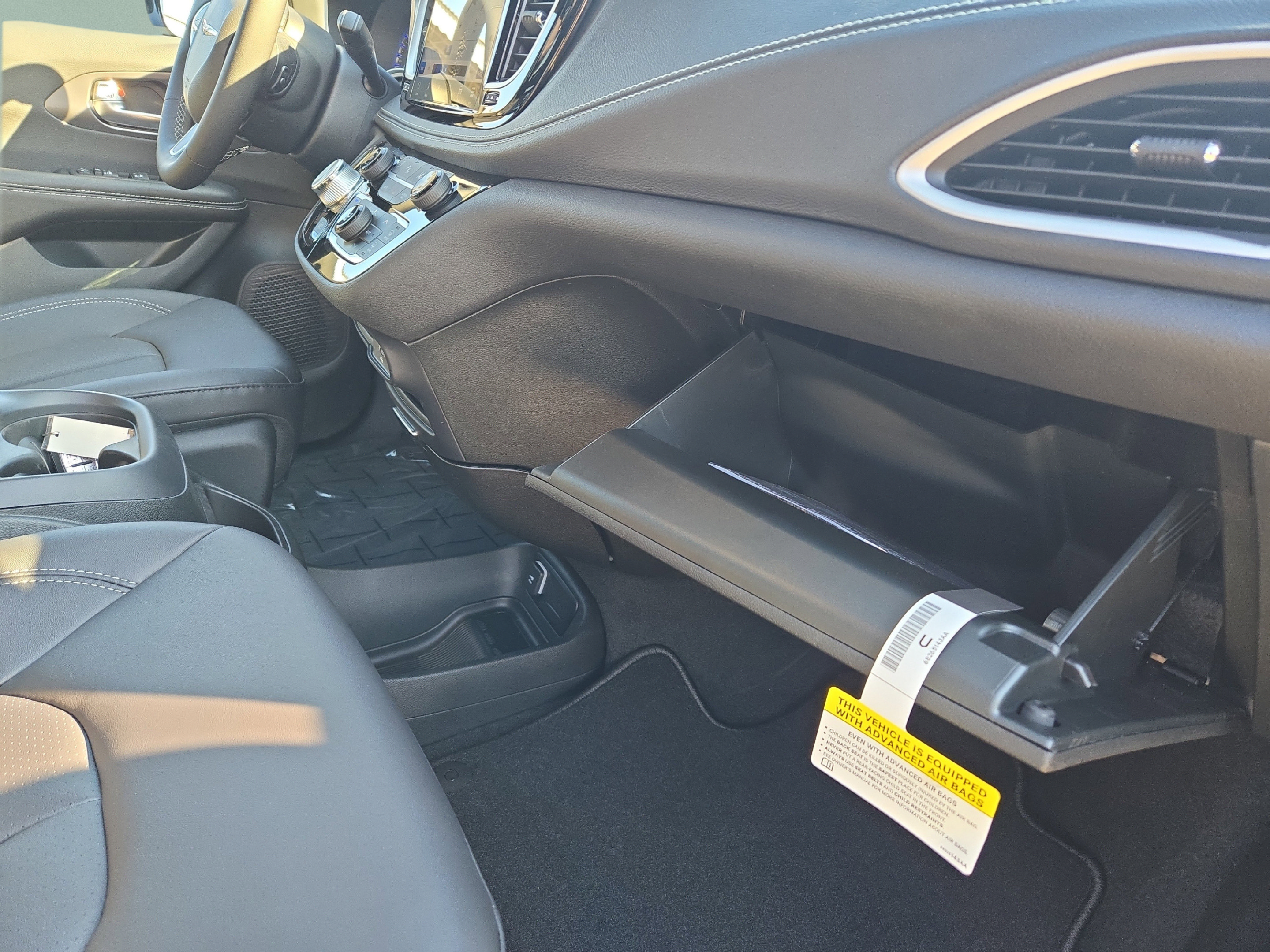 New 2026 Chrysler Pacifica Select FWD image 20