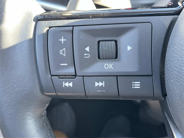 Used 2024 Nissan Rogue Platinum image 32