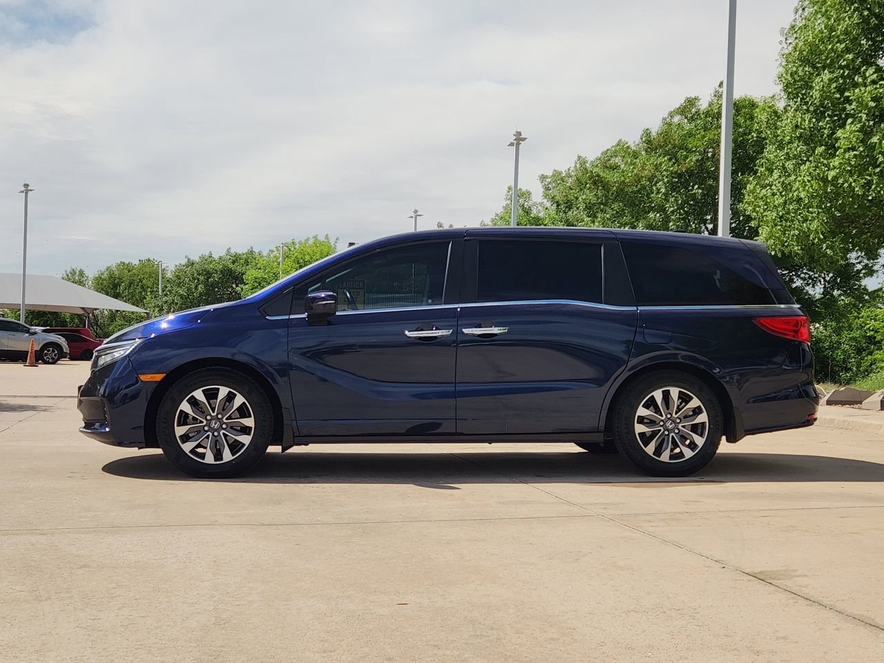 Used 2023 Honda Odyssey EX-L image 4