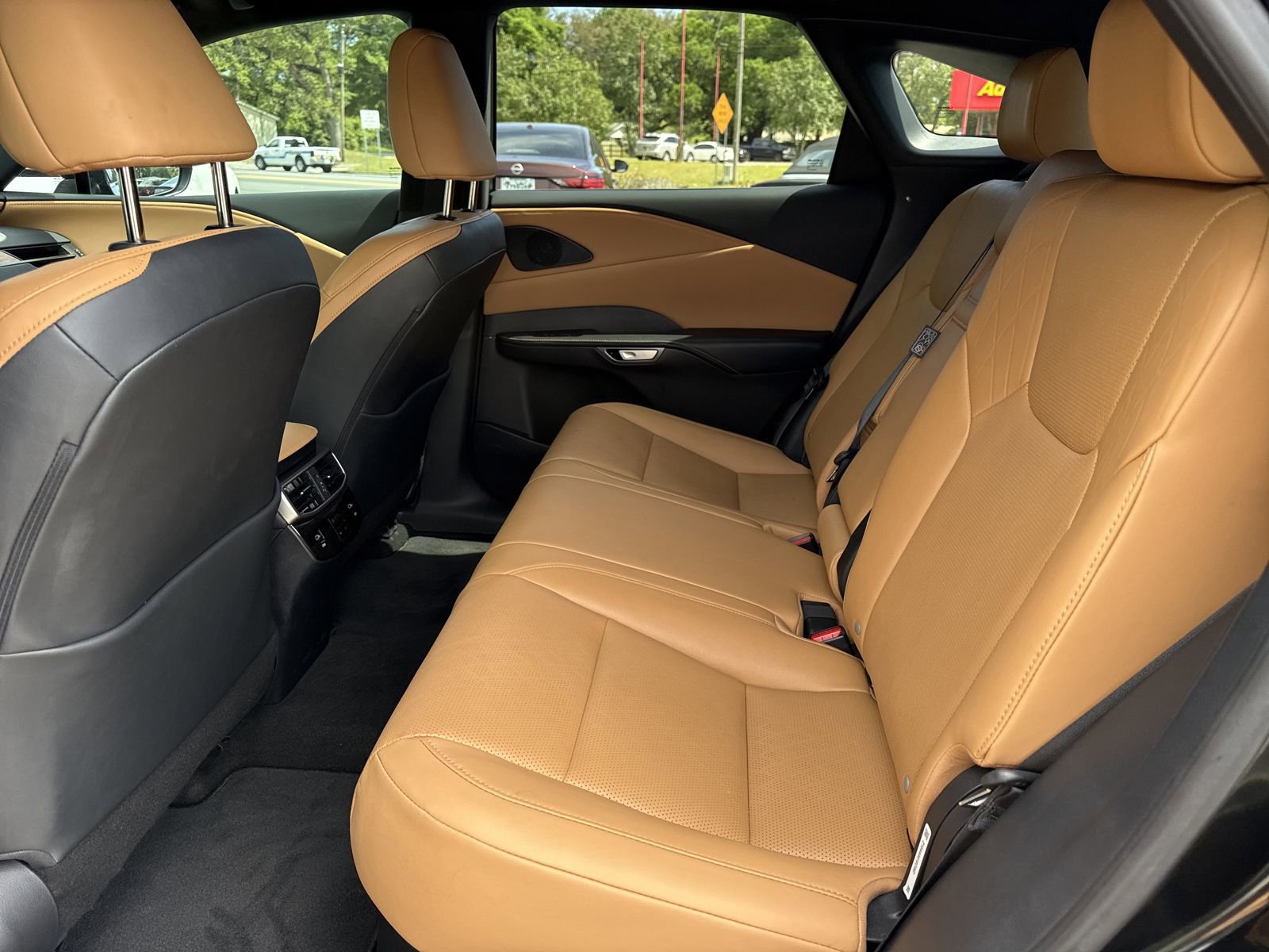 Used 2024 Lexus RX 350 Premium Plus w/ Convenience Package FWD image 9