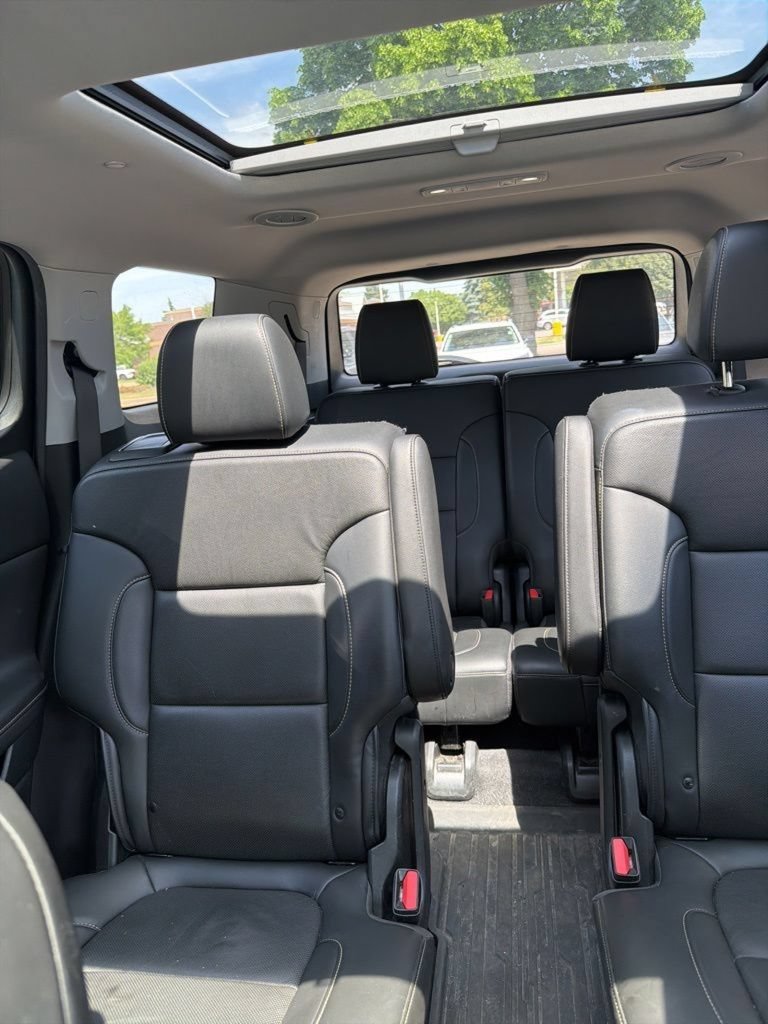 Used 2021 GMC Acadia SLT w/ Elevation Edition AWD/4WD image 9