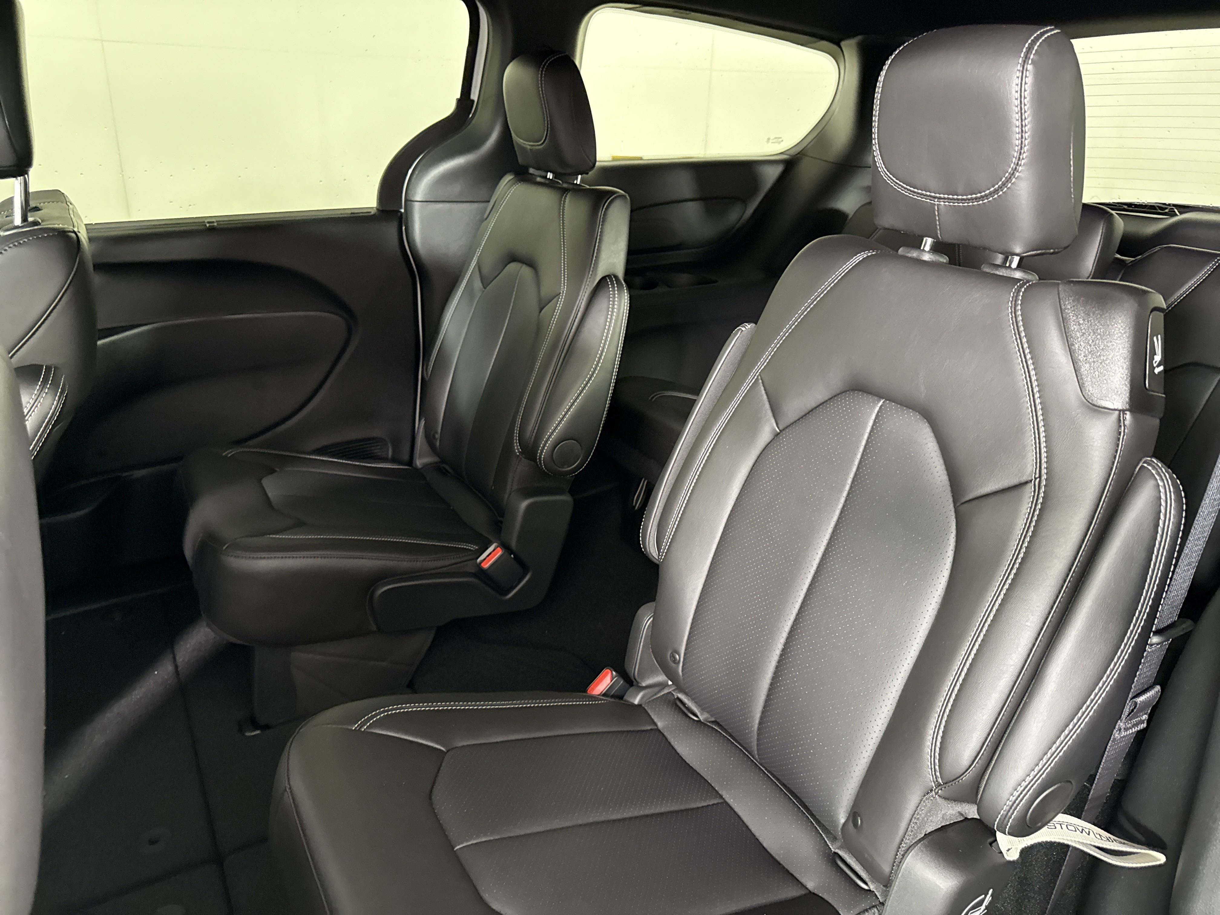 New 2026 Chrysler Voyager LX image 13