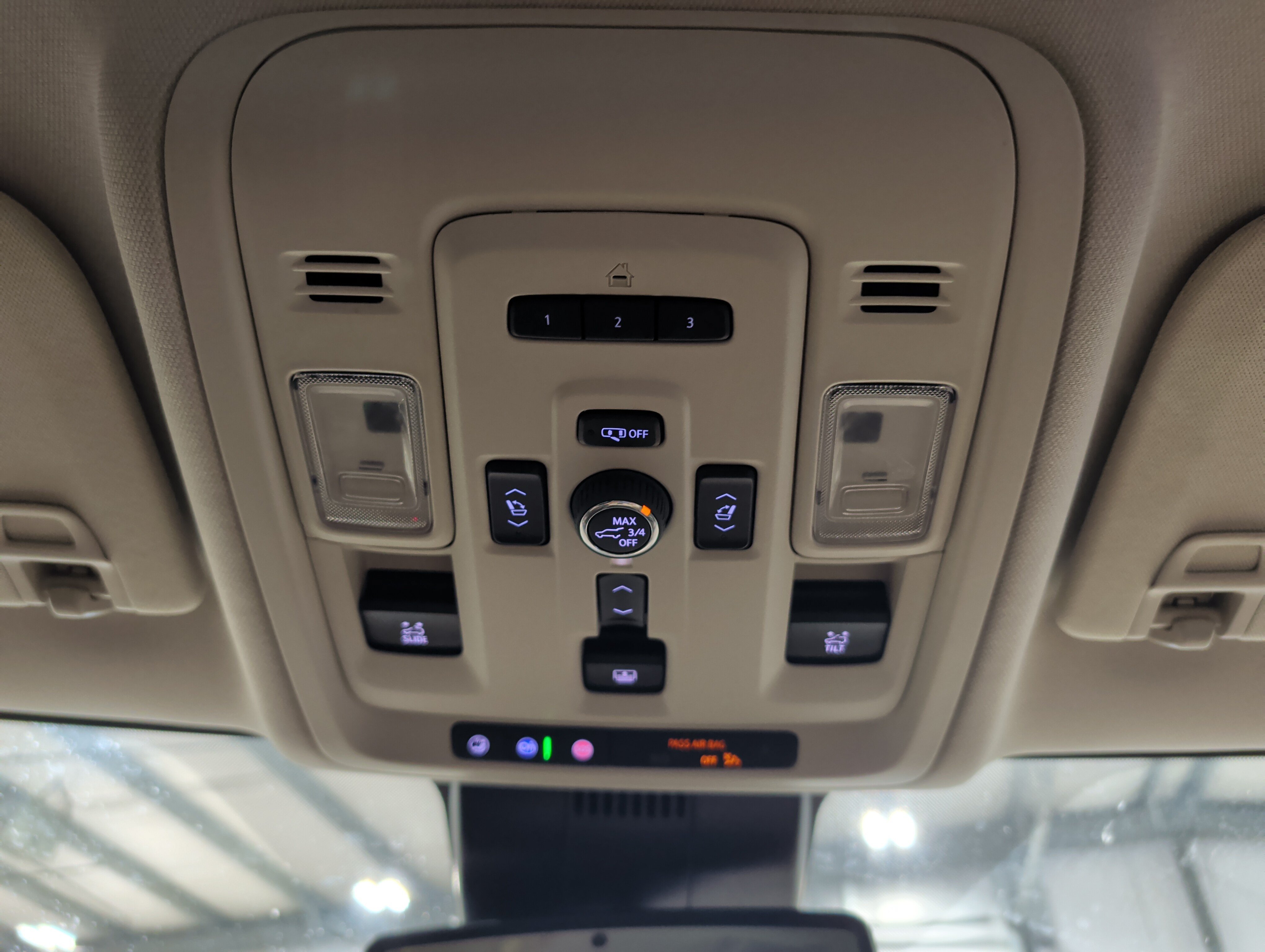 Used 2023 GMC Yukon XL Denali AWD/4WD image 13