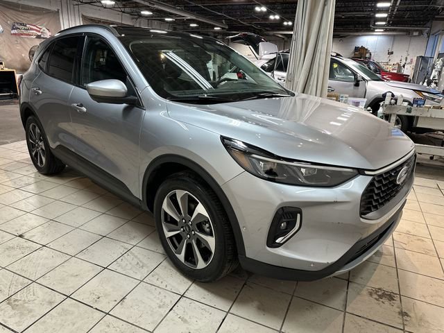 Used 2023 Ford Escape Platinum w/ Premium Technology Package image 11