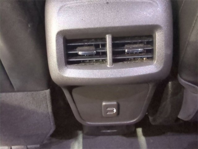 Certified 2024 GMC Terrain SLT image 21